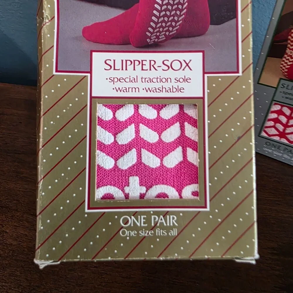 Vintage Totes Toasties 1991 Women Slipper Sox Socks NIB Traction Sole RED & PINK